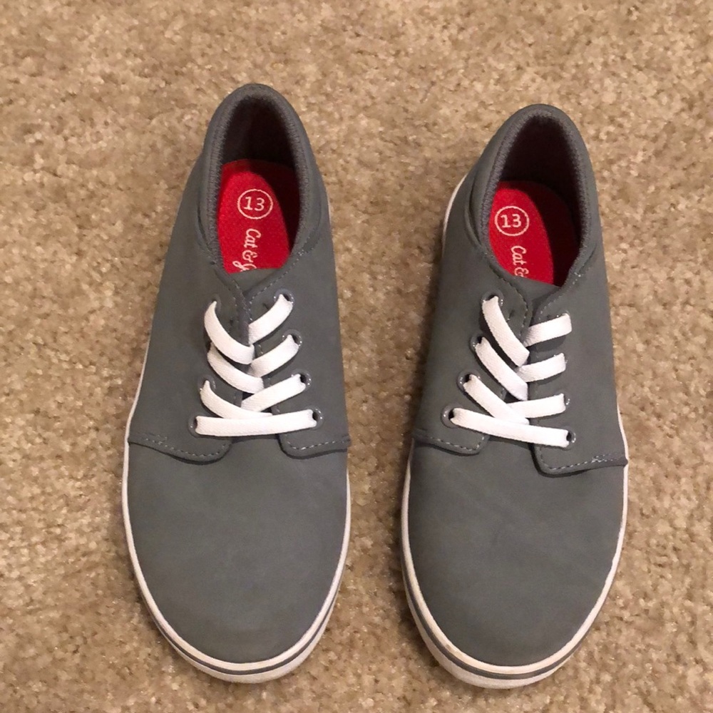 Boys Cat & Jack grey dress sneakers size 13